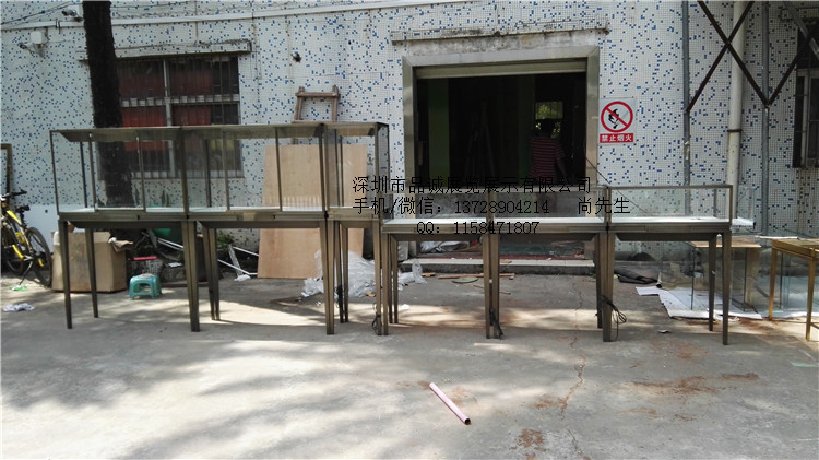 珠寶展示柜圖片.jpg