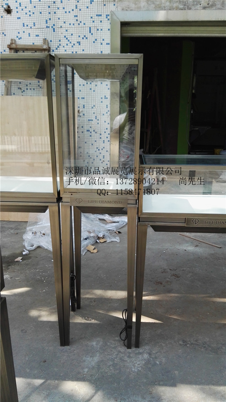 不銹鋼珠寶展示柜.jpg