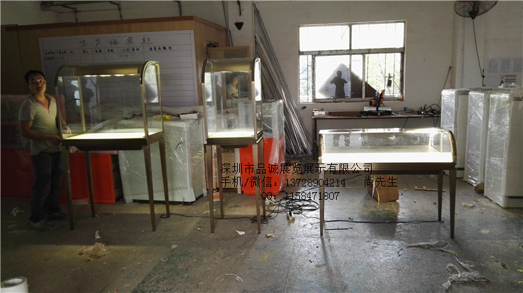 不銹鋼珠寶展示柜.jpg