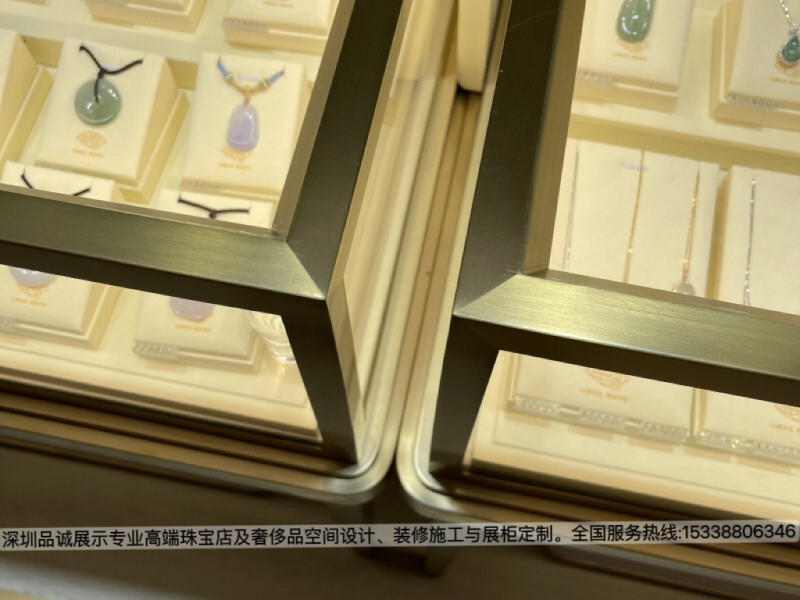 深圳品誠展示珠寶展柜設(shè)計效果2_副本.jpg