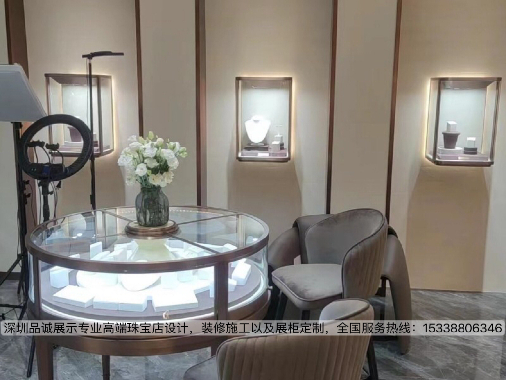 中山聚金緣珠寶店古雅風展柜定制設計