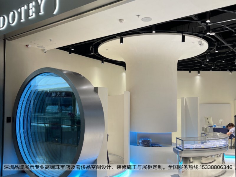 上海吉寶寶珠寶店時尚科技感展柜定制設計